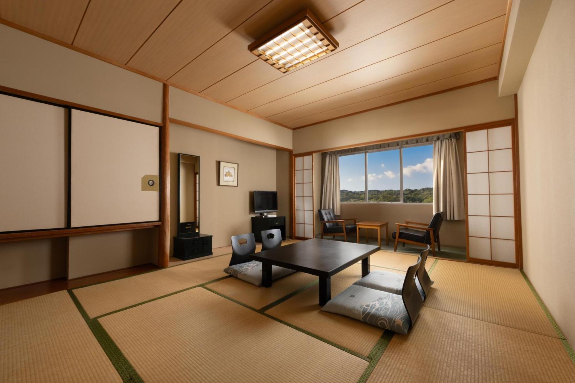 Mercure Fukuoka & 3* Munakata