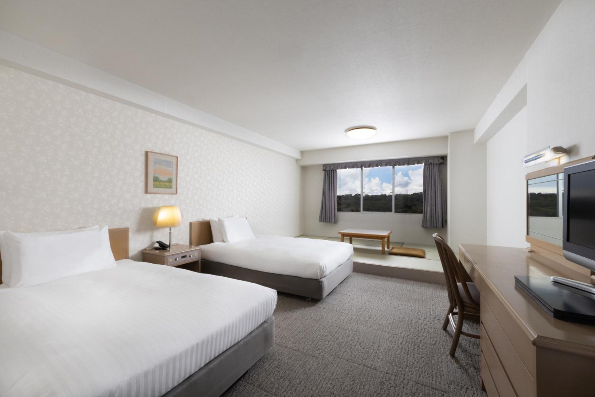 Mercure Fukuoka & Hotel 3*